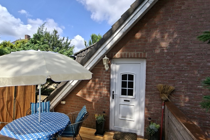 Terrasse mit Eingang 