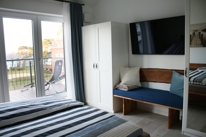 Schlafzimmer Obergeschoss mit Balkon