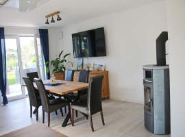 Wohnbereich mit Holzofen