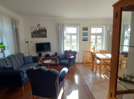 Wohn-Essbereich mit Ostfriesensofa