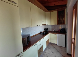 Casa Maja, moderne Küche mit Induktionsherd und Airfryer