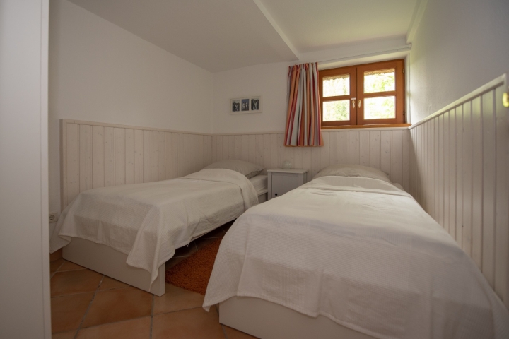 Schlafzimmer 2 mit Einzelbetten