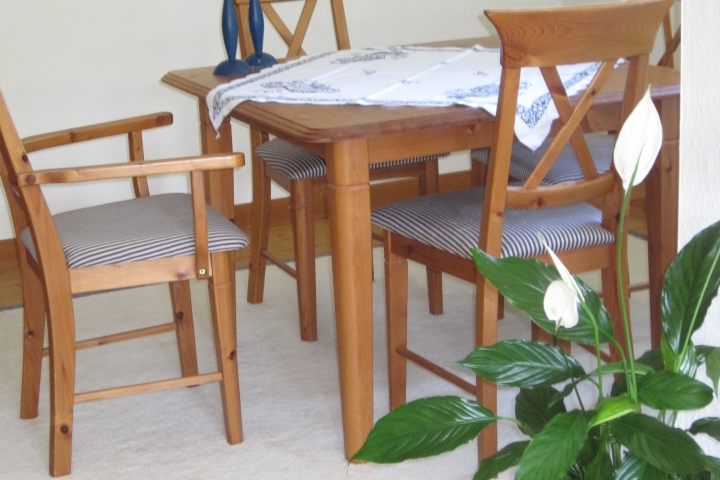 Abgetrennter Essbereich im Wohnzimmer